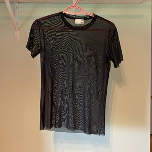 T-shirt transparent noir manche courte aritzia